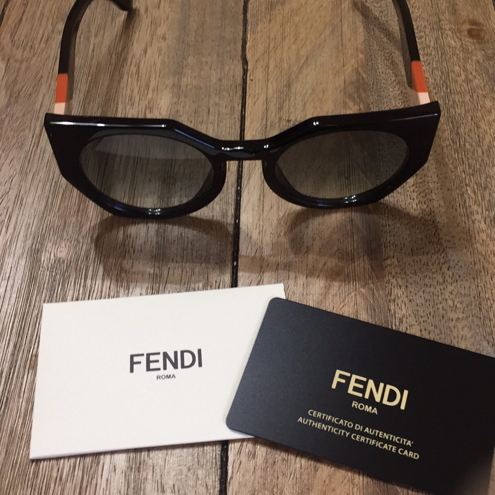 Fendi FF 0151/S 807JJ Geometric Sunglasses - Picture 4 of 8